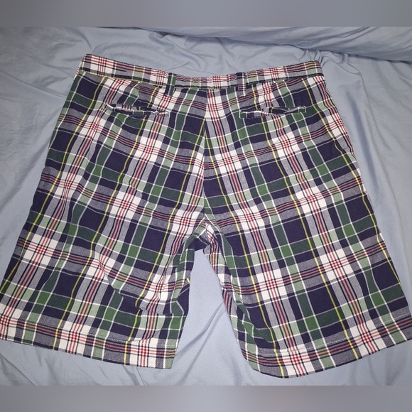 Olde School Brand reversible men's shorts in a size . They're tan/plaid. - Picture 4 of 7